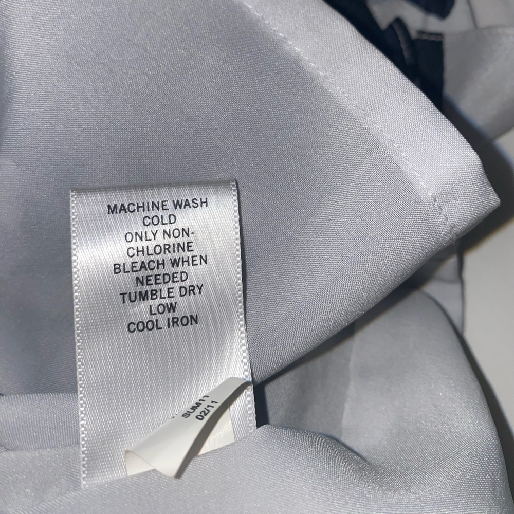Banana Republic Dress size 10 Black & White Abstract Plunge Neck Line w/Pockets - Picture 7 of 13